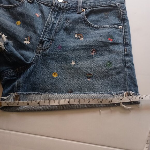 American Eagle Relaxed  Medium Wash Embroidered Frayed Shorts Women’s Size 12 - Picture 15 of 16